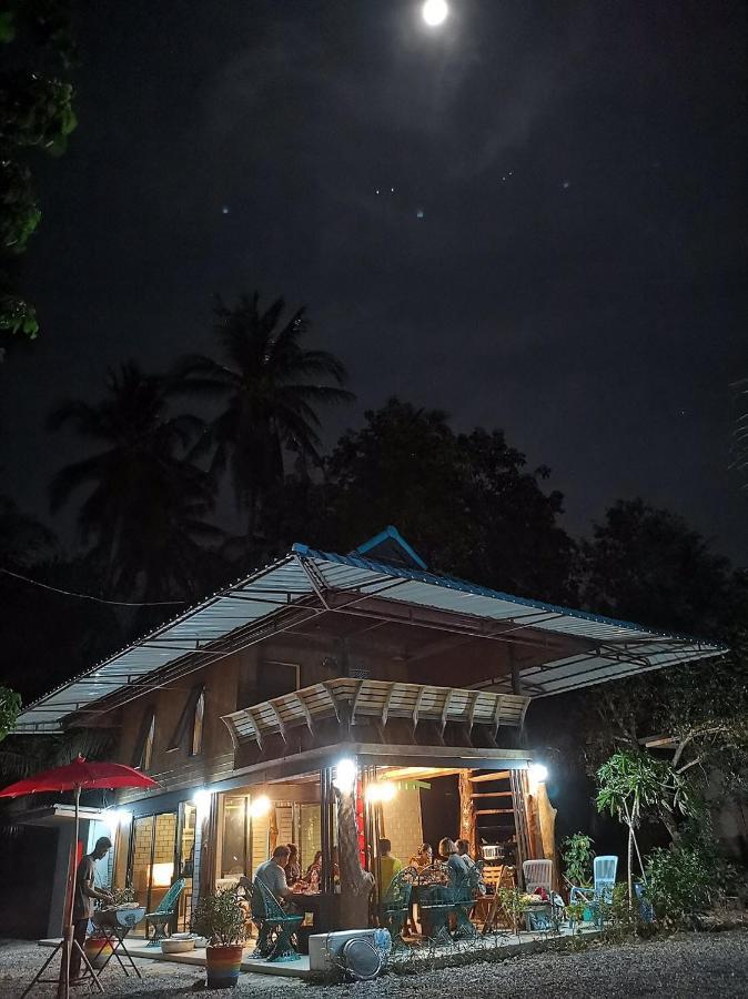 Baantia Chomtawan Bed & Breakfast สุราษฎร์ธานี ภายนอก รูปภาพ