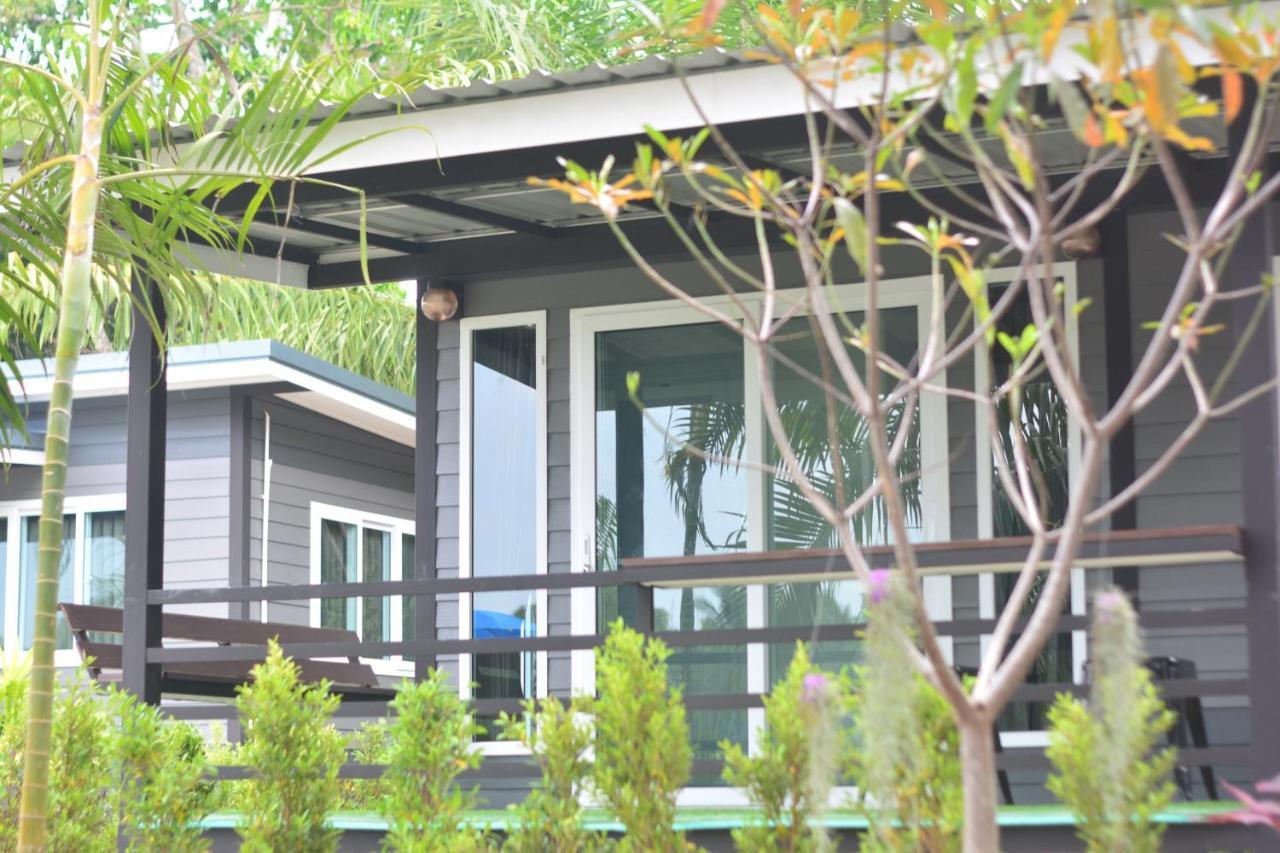 Baantia Chomtawan Bed & Breakfast สุราษฎร์ธานี ภายนอก รูปภาพ